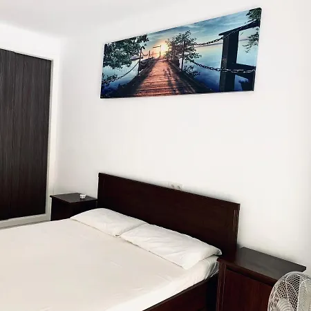 Antonio 4 Bedrooms And Terrace Centr Apartamento *